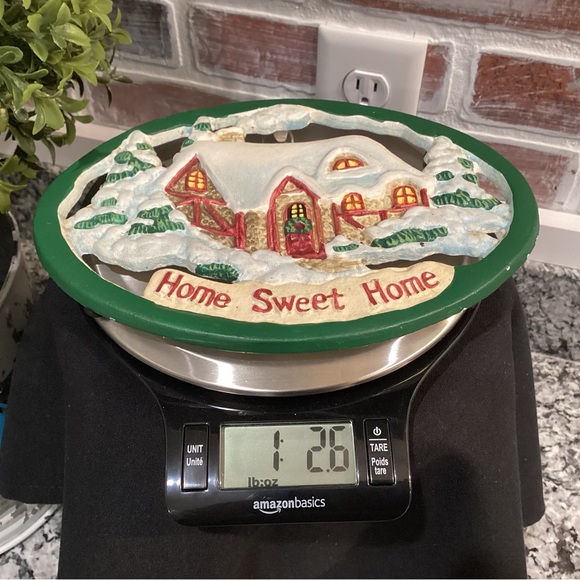 🟢 Vintage - 1999 - Avon Collectible “Home Sweet Home” Winter Cast Iron Trivet - Picture 7 of 9